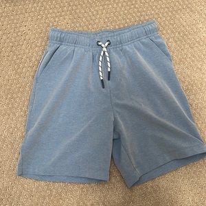 Boys Vineyard Vines Performance Shorts Size Small 8-10.